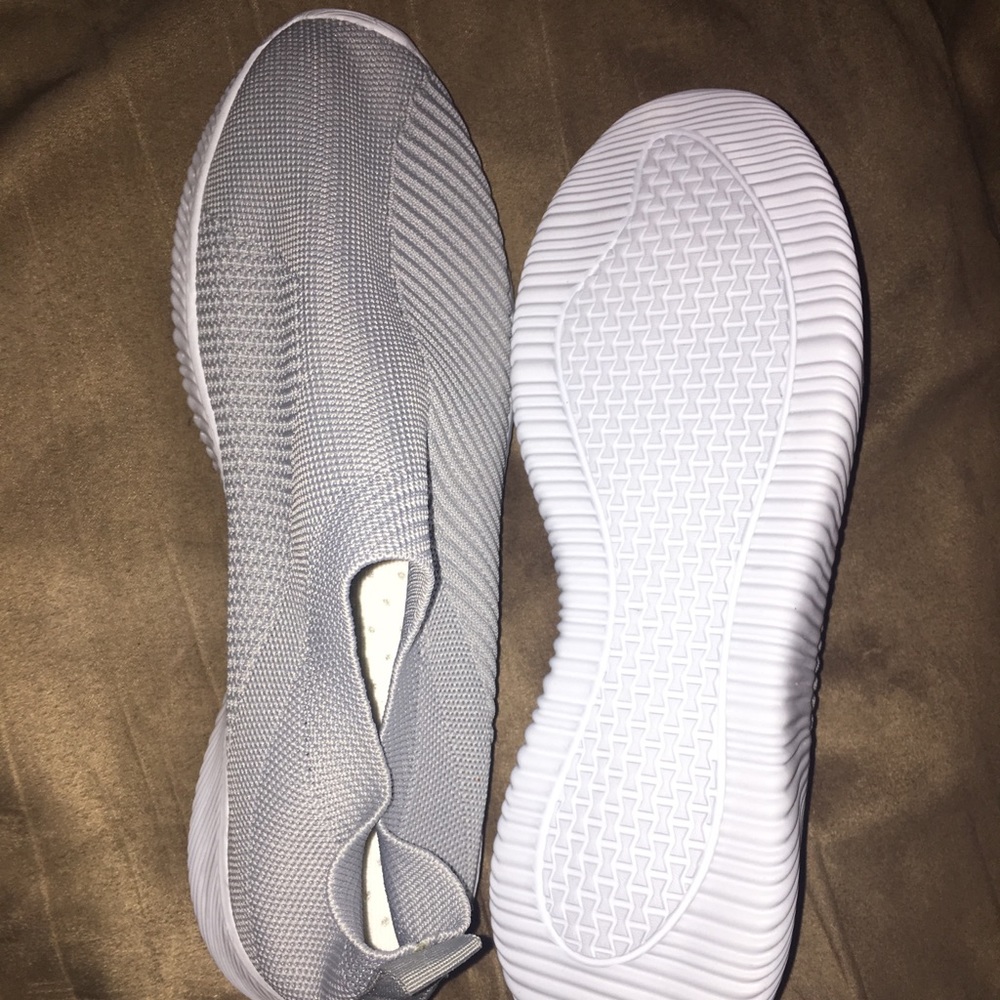 ‼️Make an offer‼️Women’s slip-on sneakers